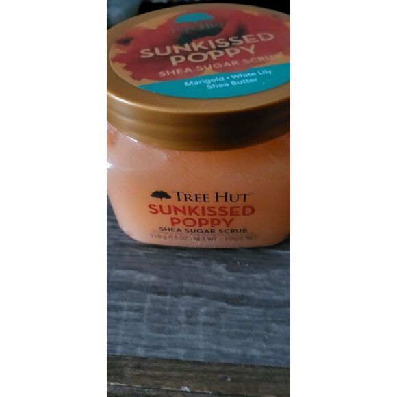Tree Hut Sunkissed Poppy Shea Sugar Scrub. Mangold White Lily Shea Butter - Picture 2 of 4